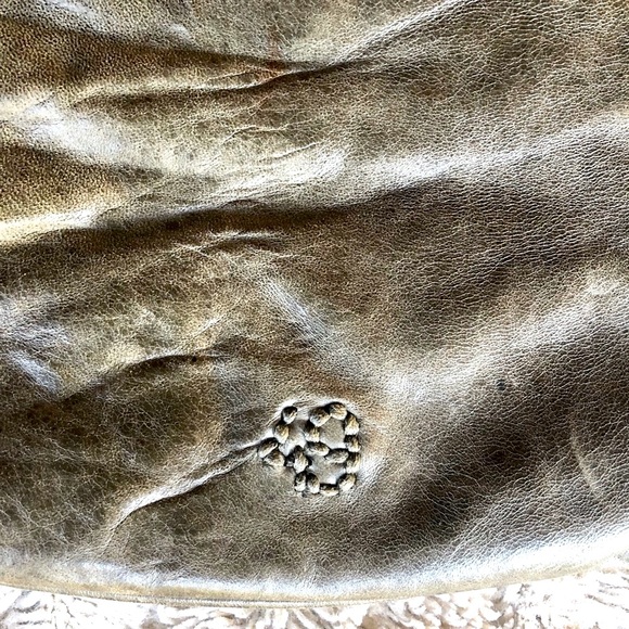 49 square miles Gray messenger bag with purple stitching and detachable strap - Picture 6 of 11